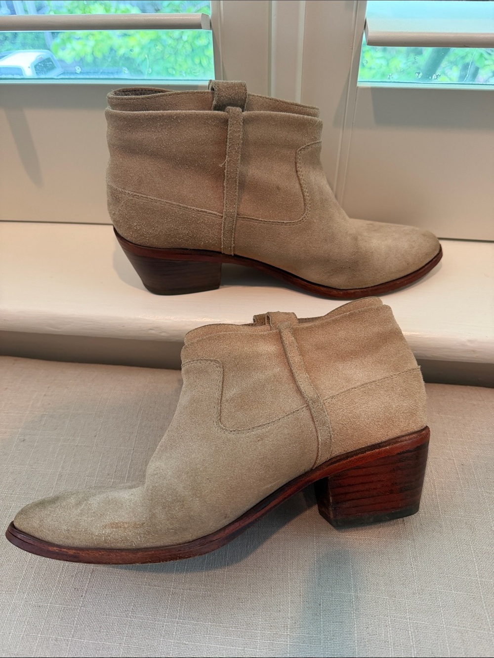 Joie 38 Women's Suede Ankle Booties in Beige - Classic Western-Inspired Style